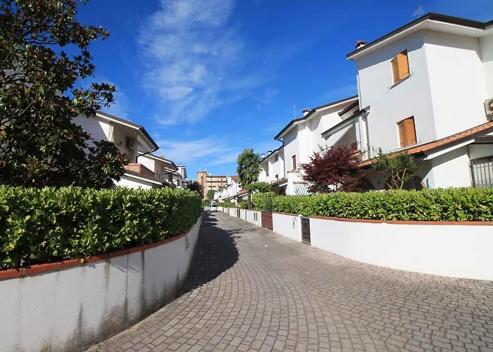 Apartament In 40761 *